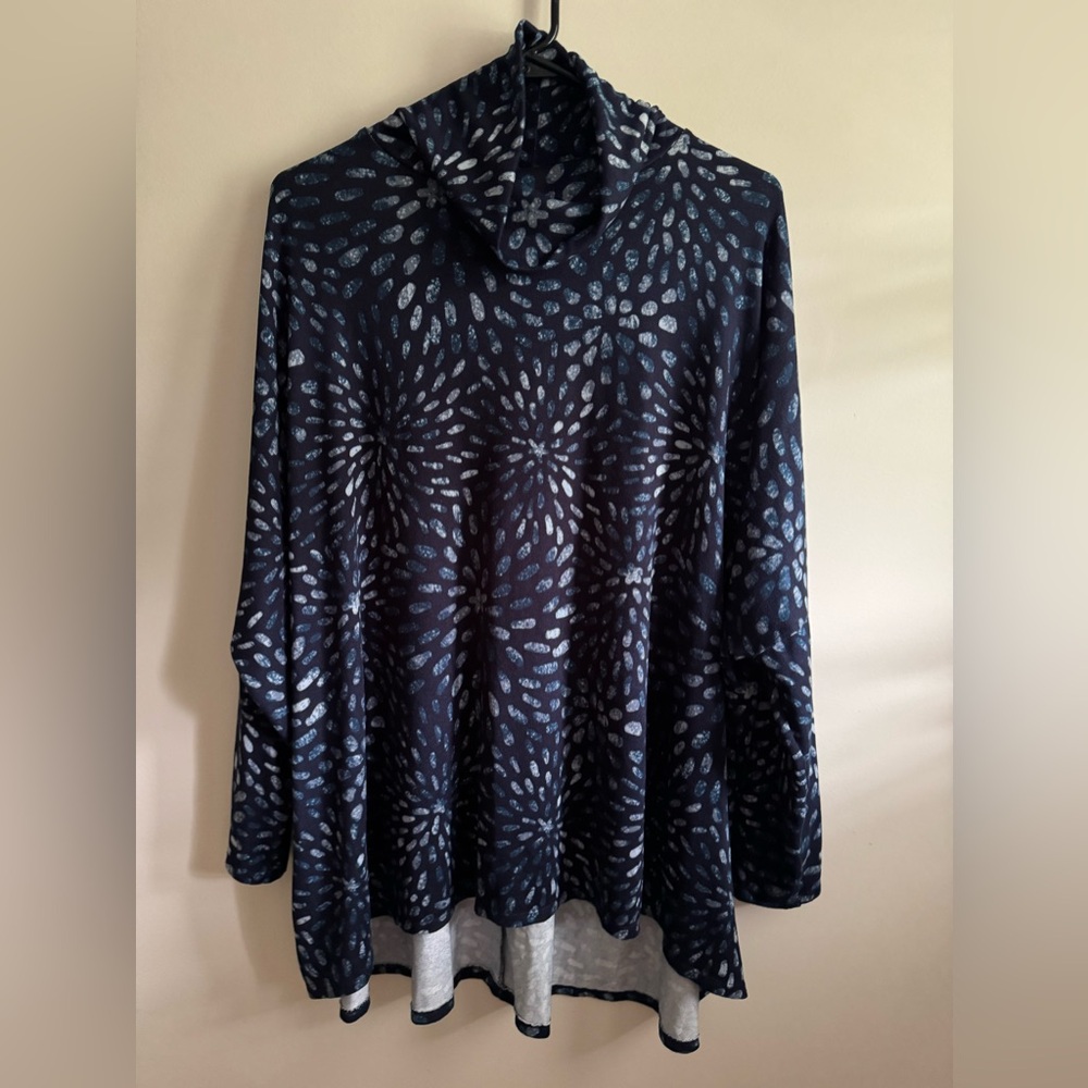 Lularoe Elsa turtleneck.